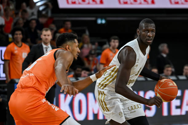 数虽然少于 数虽然少于